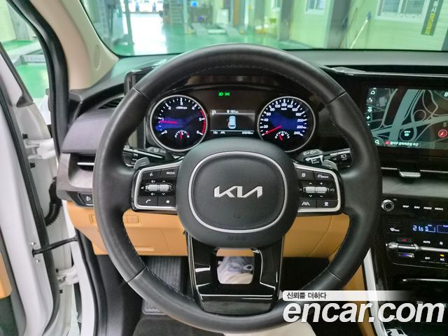 Kia Canival 2023 — photo 7