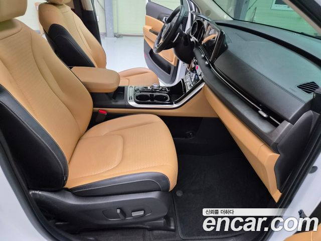 Kia Canival 2023 — photo 13