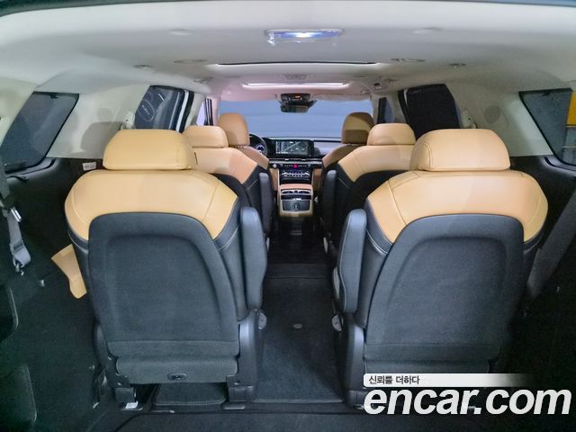 Kia Canival 2023 — photo 17