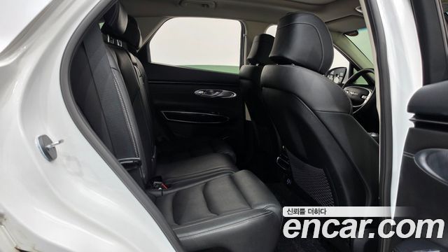 Genesis GV70 2021 — photo 10