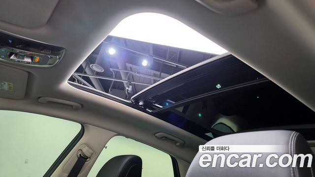 Genesis GV70 2021 — photo 11