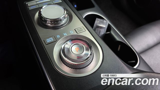 Genesis GV70 2021 — photo 12