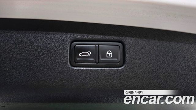 Genesis GV70 2021 — photo 18