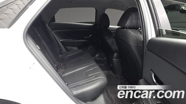 Hyundai AVANTE 2024 — photo 18