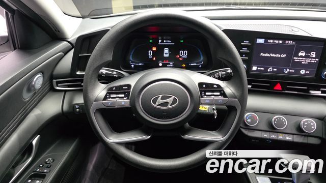 Hyundai AVANTE 2024 — photo 19
