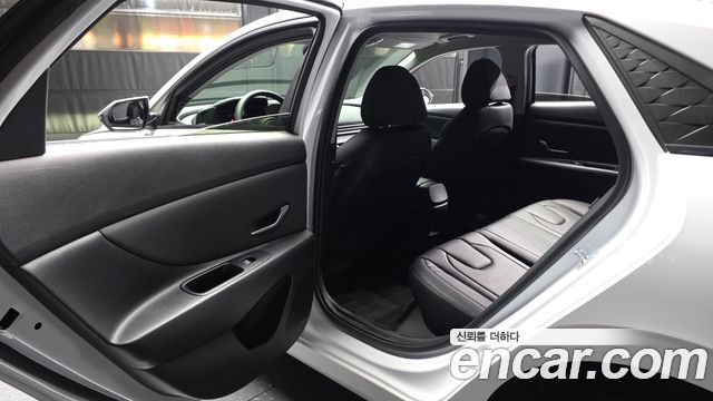 Hyundai AVANTE 2024 — photo 16