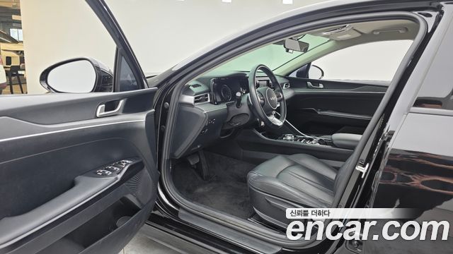 Kia K5 2023 — photo 10