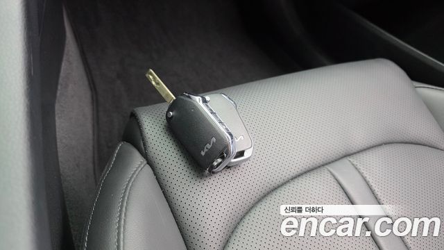 Kia K5 2023 — photo 19