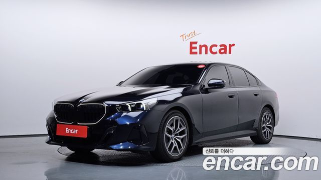 BMW 5-Series 2026 — photo 1