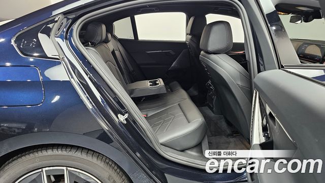 BMW 5-Series 2026 — photo 17