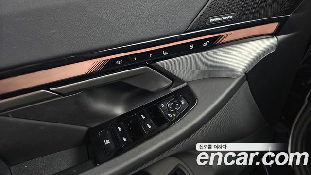 BMW 5-Series 2026 — photo 29