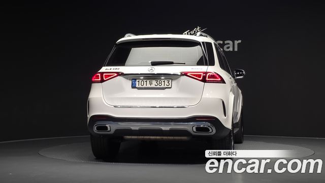 Mercedes-Benz GLE-Class 2019 — photo 4