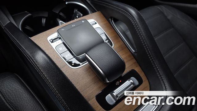 Mercedes-Benz GLE-Class 2019 — photo 24