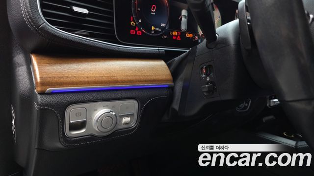 Mercedes-Benz GLE-Class 2019 — photo 29