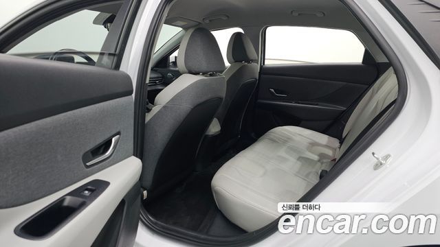 Hyundai AVANTE 2021 — photo 18