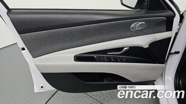 Hyundai AVANTE 2021 — photo 14