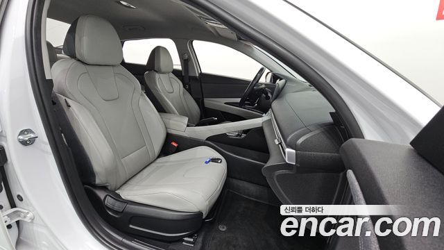 Hyundai AVANTE 2021 — photo 16