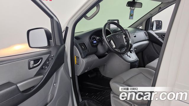Hyundai Starex 2019 — photo 13