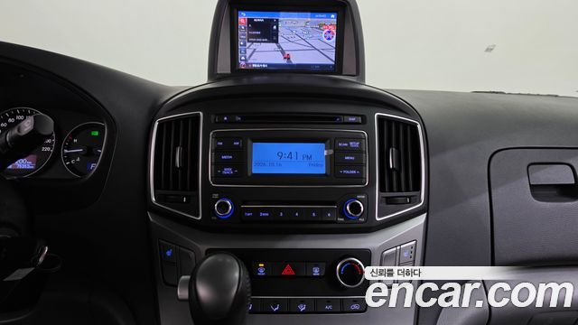 Hyundai Starex 2019 — photo 19