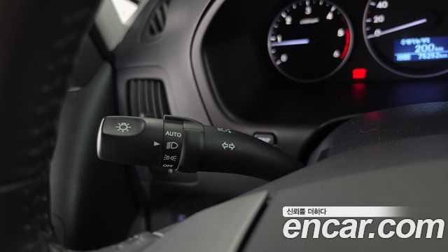 Hyundai Starex 2019 — photo 24
