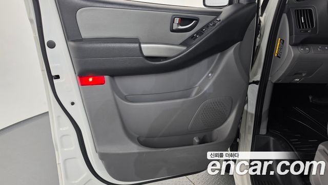 Hyundai Starex 2019 — photo 14