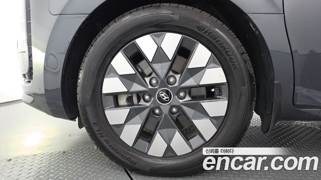 Hyundai Staria 2022 — photo 5