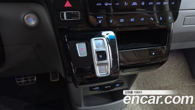 Hyundai Staria 2022 — photo 12