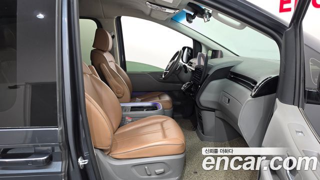 Hyundai Staria 2022 — photo 16