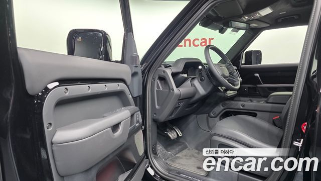 Land Rover Defender 2026 — photo 10