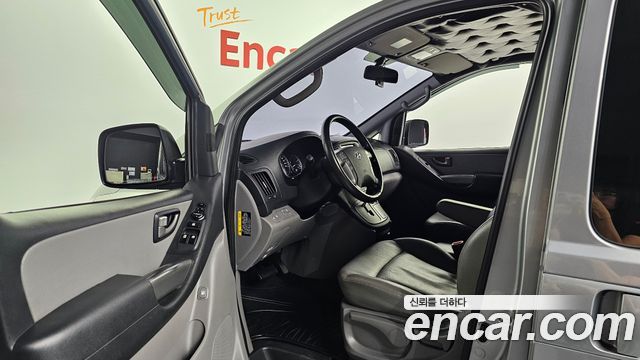 Hyundai Starex 2018 — photo 10