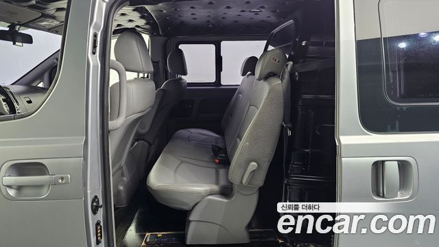 Hyundai Starex 2018 — photo 11