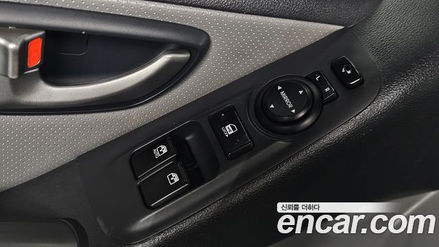 Hyundai Starex 2018 — photo 12