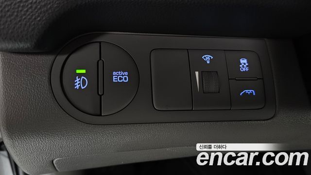 Hyundai Starex 2018 — photo 13