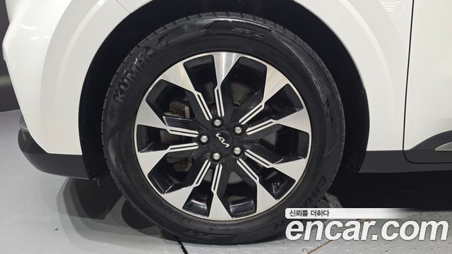 Kia Canival 2023 — photo 5