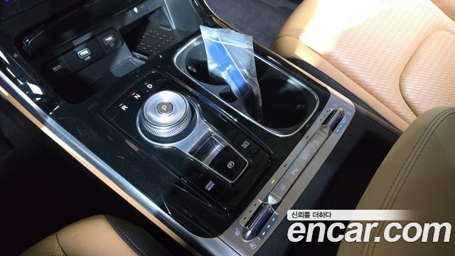 Kia Canival 2023 — photo 12
