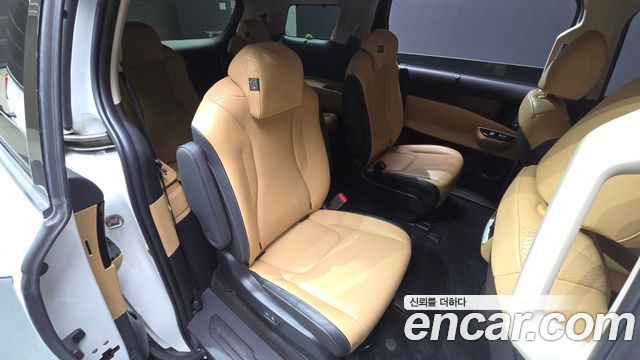 Kia Canival 2023 — photo 18