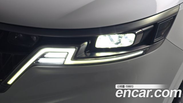 Kia Canival 2023 — photo 8