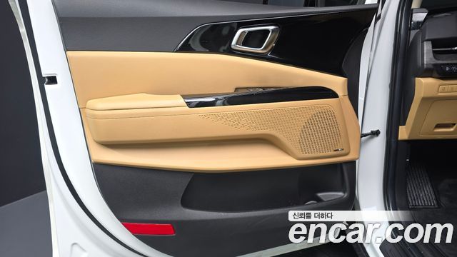 Kia Canival 2023 — photo 14