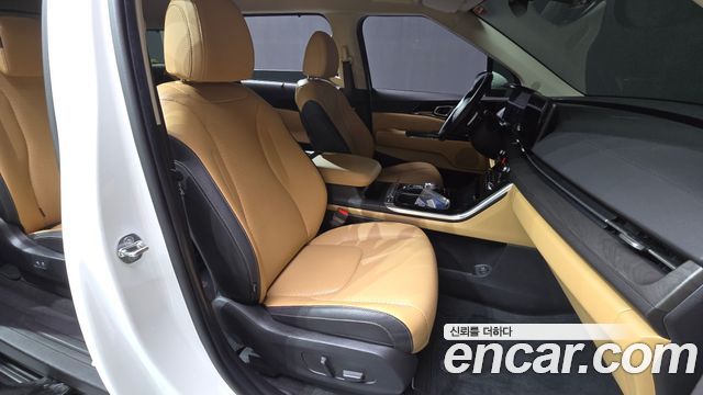 Kia Canival 2023 — photo 16