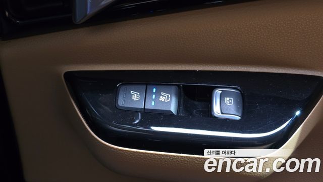 Kia Canival 2023 — photo 32