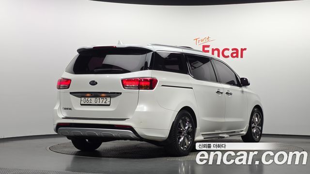 Kia Canival 2016 — photo 2
