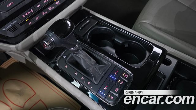 Kia Canival 2016 — photo 9