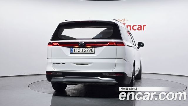 Kia Canival 2021 — photo 4