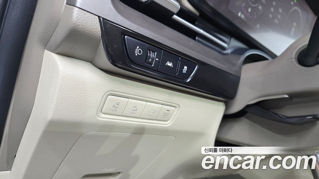 Kia Canival 2021 — photo 16
