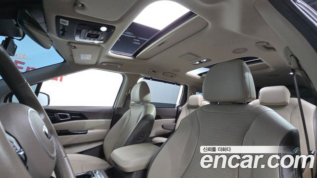 Kia Canival 2021 — photo 19