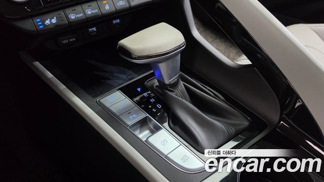 Hyundai AVANTE 2021 — photo 12