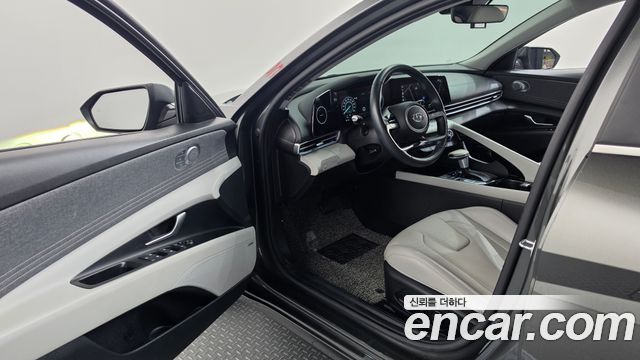 Hyundai AVANTE 2021 — photo 13