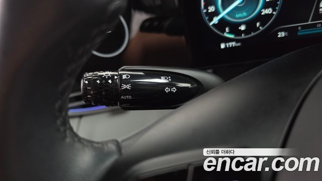 Hyundai AVANTE 2021 — photo 27