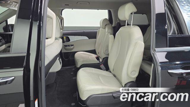 Kia Canival 2021 — photo 11
