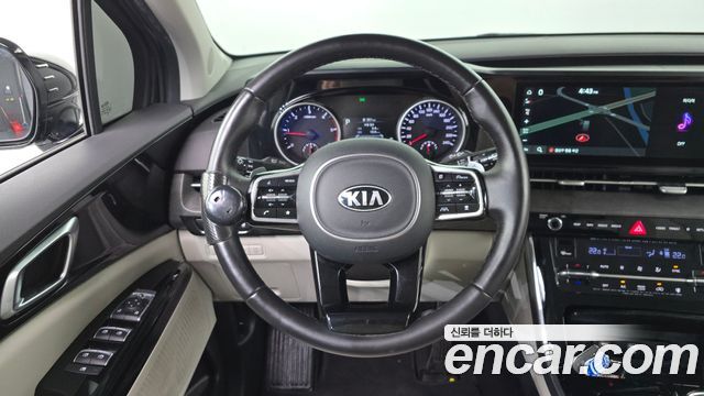 Kia Canival 2021 — photo 13